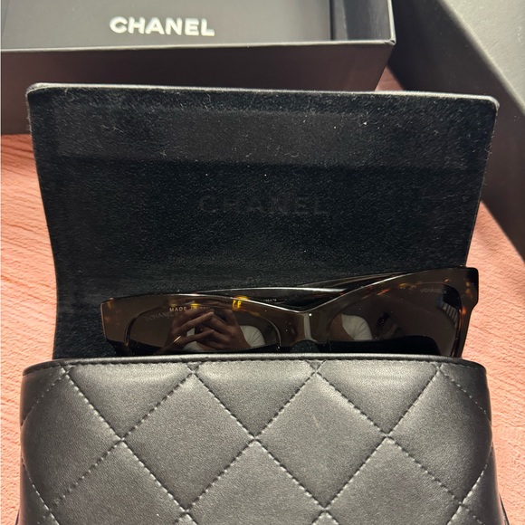 Chanel sunglasses - Picture 3 of 9